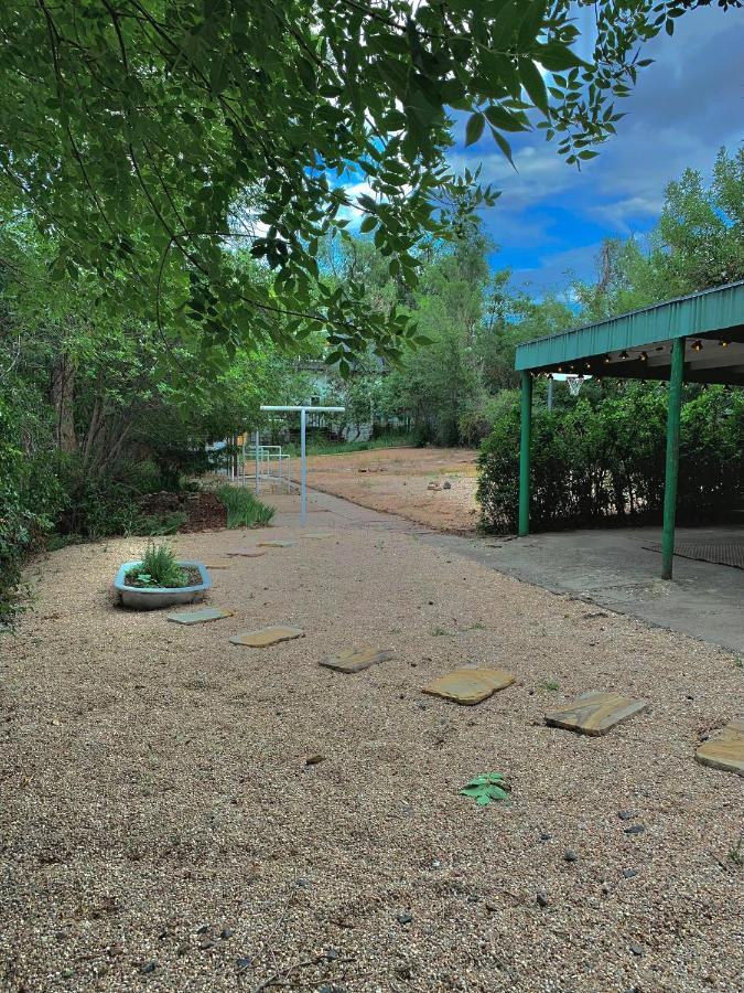 Newly Renovated Cozy Home Minutes From Broadmoor And Downtown Colorado Springs Extérieur photo